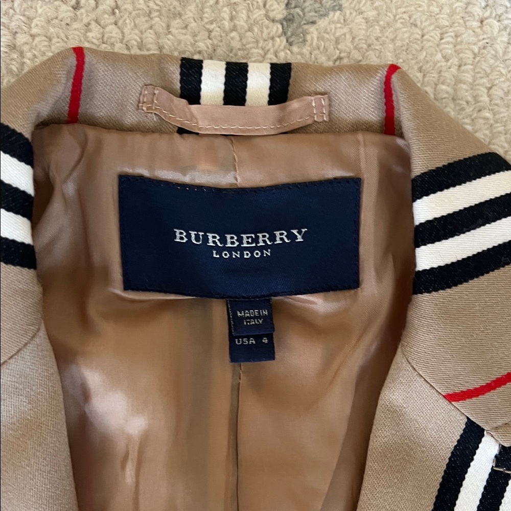 Burberry Women's Multicolor Striped Blazer in Excellent Condition - Picture 6 of 11